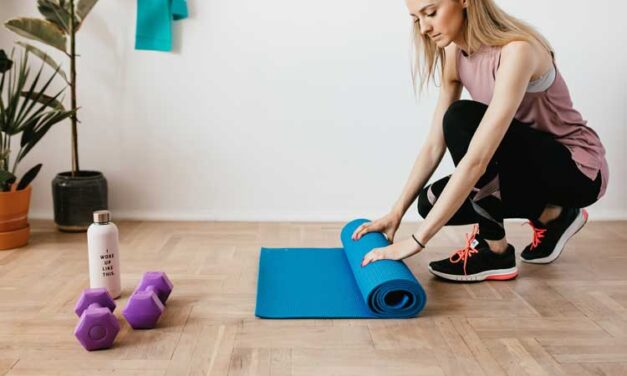 6 accessori indispensabili per lo yoga: guida all’acquisto