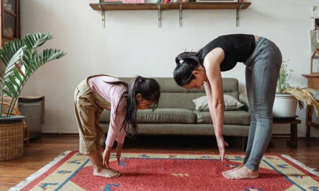 Yoga per bambini: posizioni e benefici